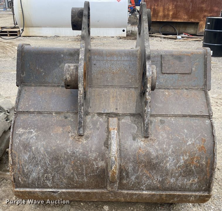 image for item DN8212 Esco  excavator bucket
