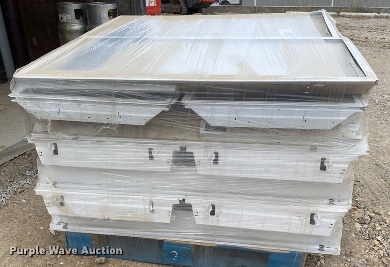 image for item DN8213 (18) fluorescent lights