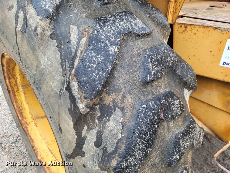 image for item DO3575 1991 Case 586E  forklift