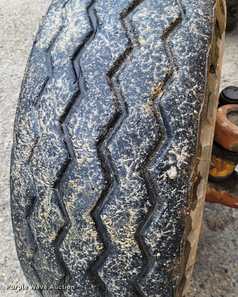 image for item DO3575 1991 Case 586E  forklift