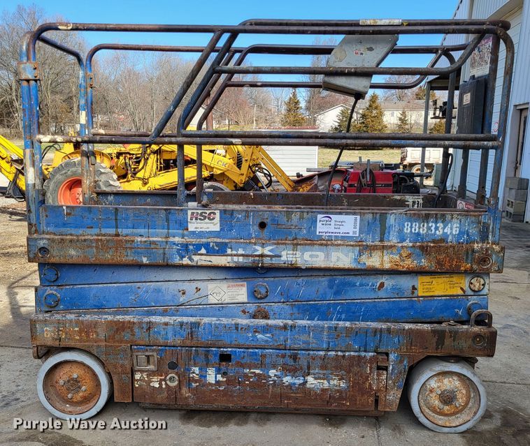 image for item DO3584 Up Right 66000-000  scissor lift