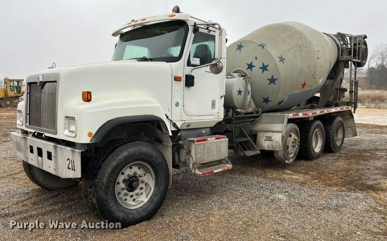 image for item DP0467 2003 International 5500i  ready mix truck