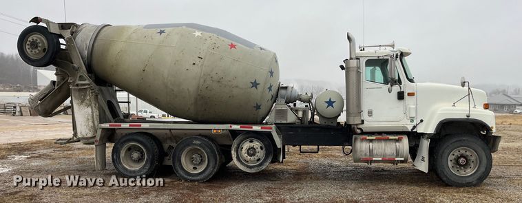 image for item DP0467 2003 International 5500i  ready mix truck