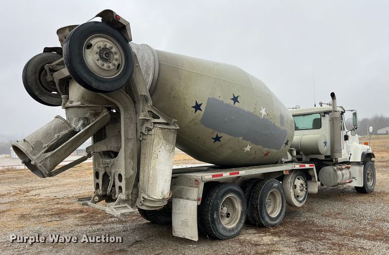 image for item DP0467 2003 International 5500i  ready mix truck