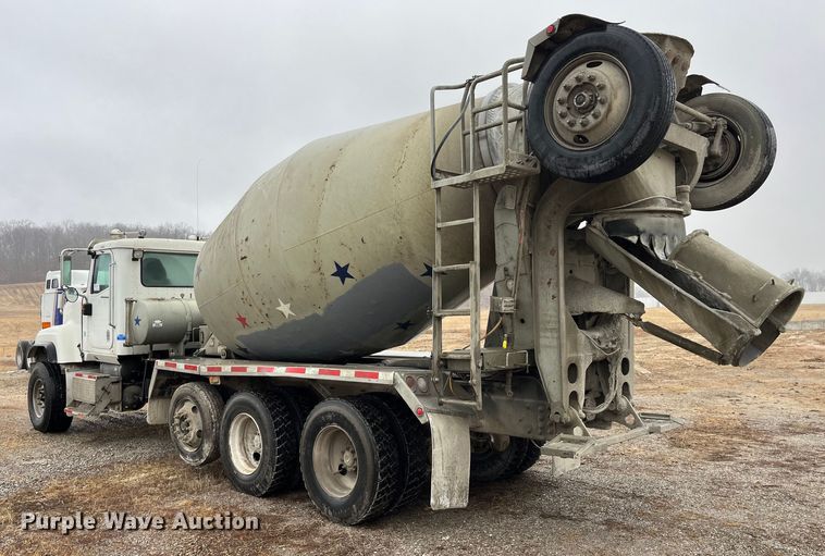 image for item DP0467 2003 International 5500i  ready mix truck