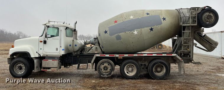 image for item DP0467 2003 International 5500i  ready mix truck