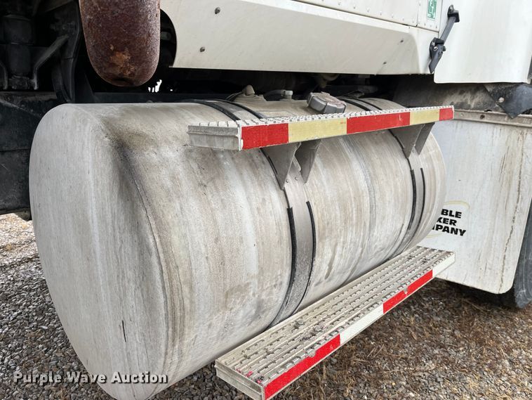 image for item DP0467 2003 International 5500i  ready mix truck