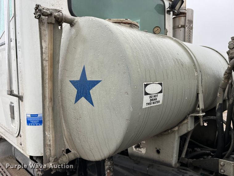 image for item DP0467 2003 International 5500i  ready mix truck