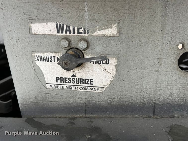 image for item DP0467 2003 International 5500i  ready mix truck