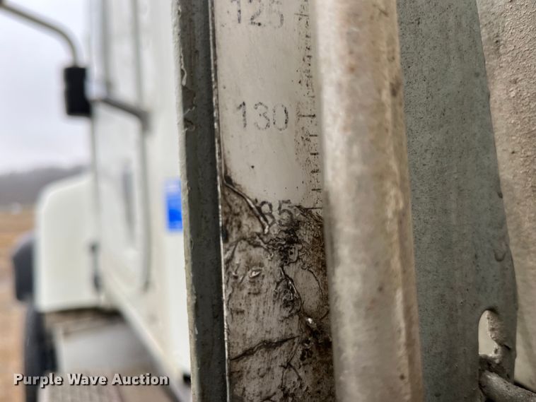 image for item DP0467 2003 International 5500i  ready mix truck