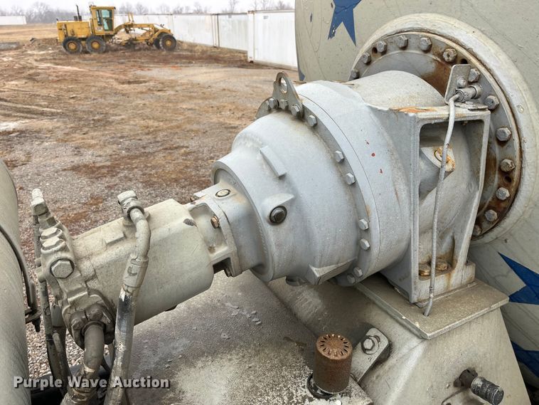 image for item DP0467 2003 International 5500i  ready mix truck