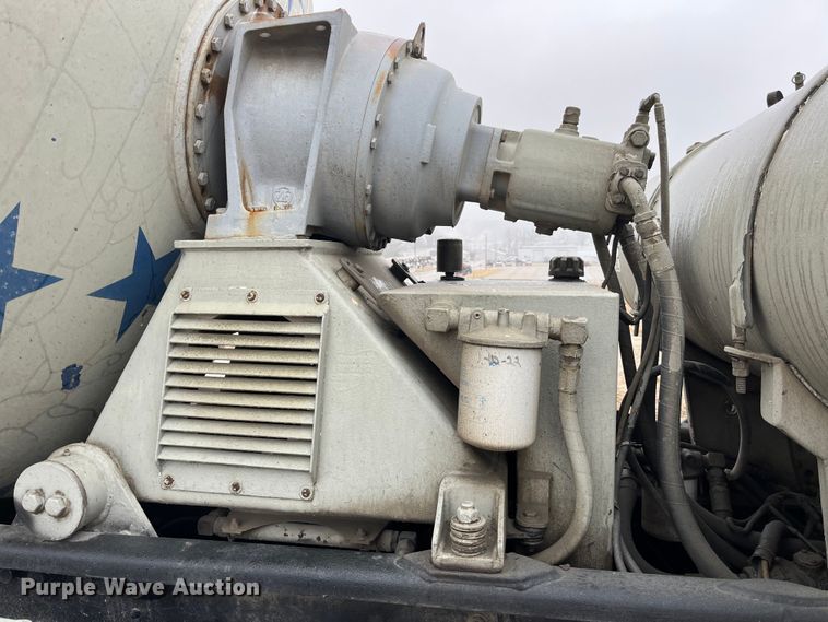 image for item DP0467 2003 International 5500i  ready mix truck