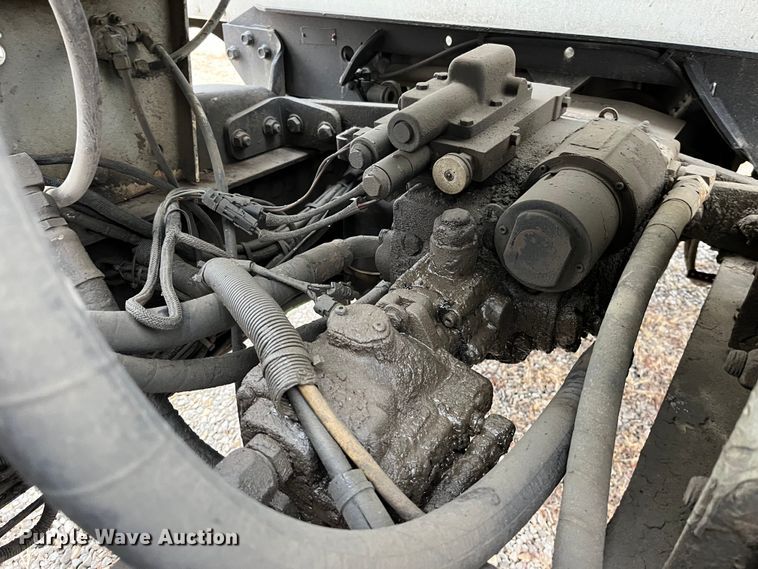 image for item DP0467 2003 International 5500i  ready mix truck