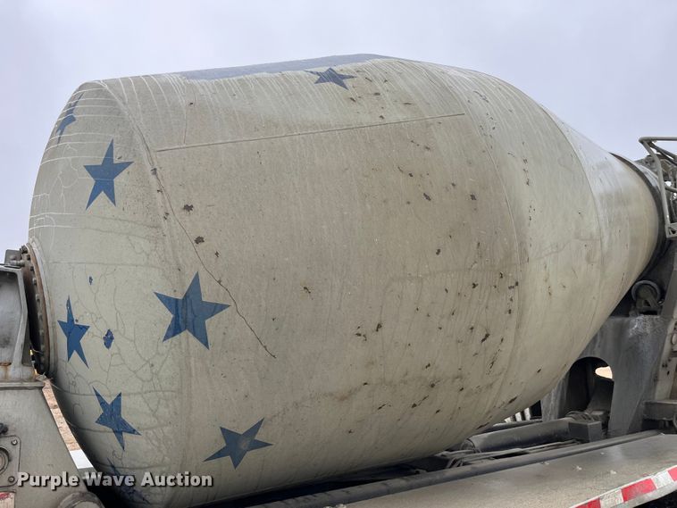 image for item DP0467 2003 International 5500i  ready mix truck