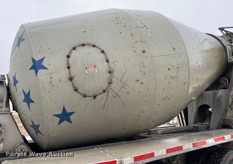 image for item DP0467 2003 International 5500i  ready mix truck