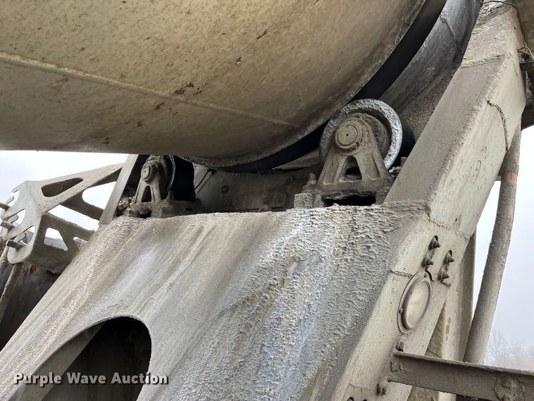 image for item DP0467 2003 International 5500i  ready mix truck