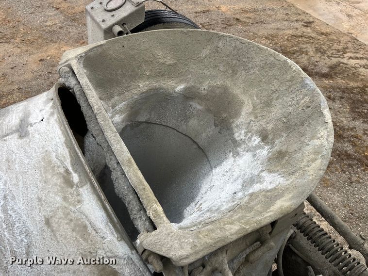 image for item DP0467 2003 International 5500i  ready mix truck