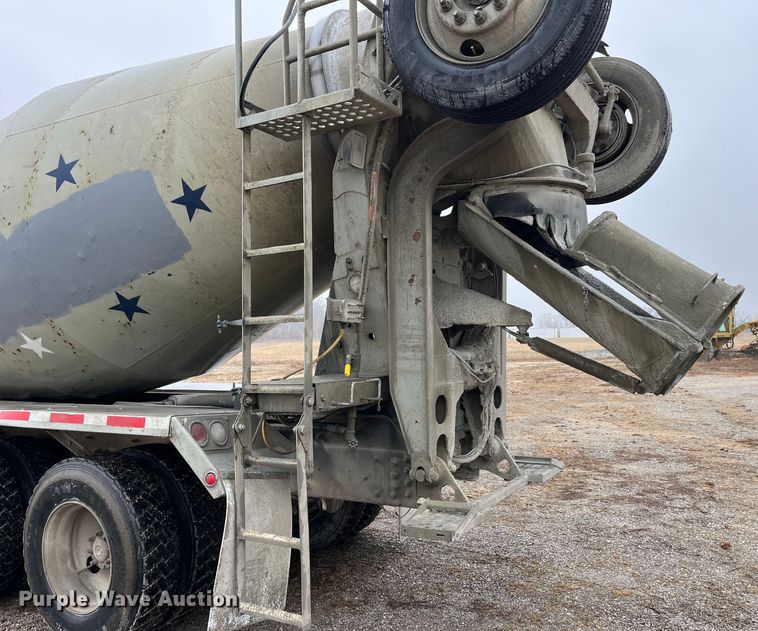 image for item DP0467 2003 International 5500i  ready mix truck