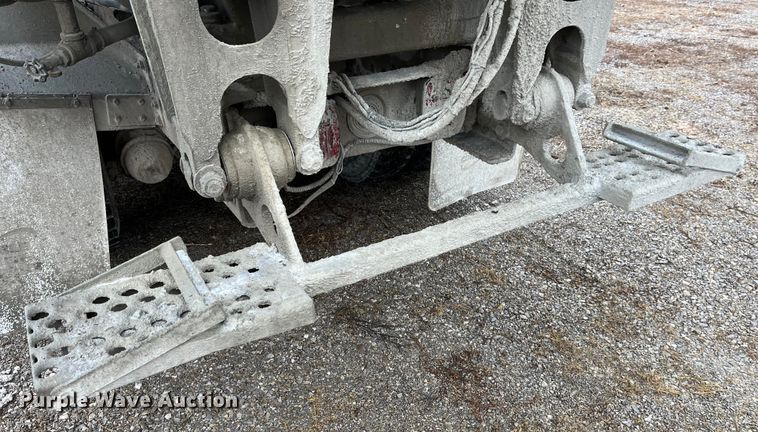 image for item DP0467 2003 International 5500i  ready mix truck