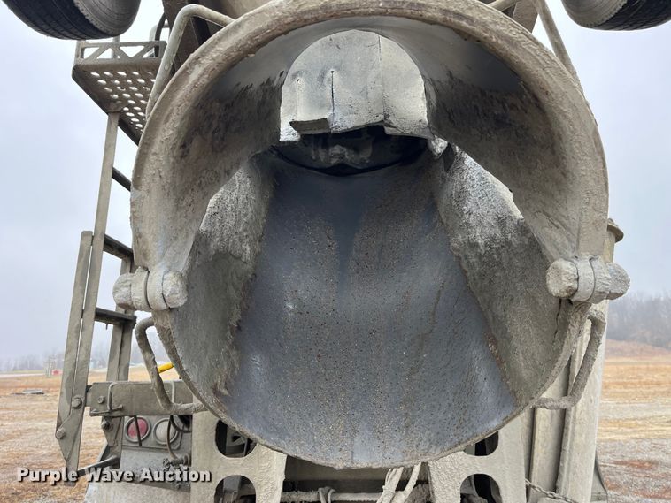 image for item DP0467 2003 International 5500i  ready mix truck