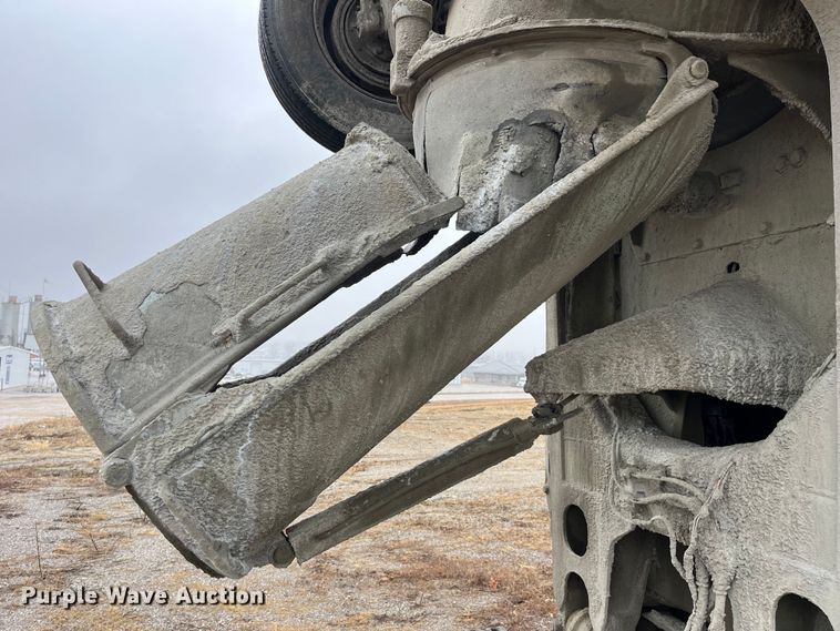 image for item DP0467 2003 International 5500i  ready mix truck