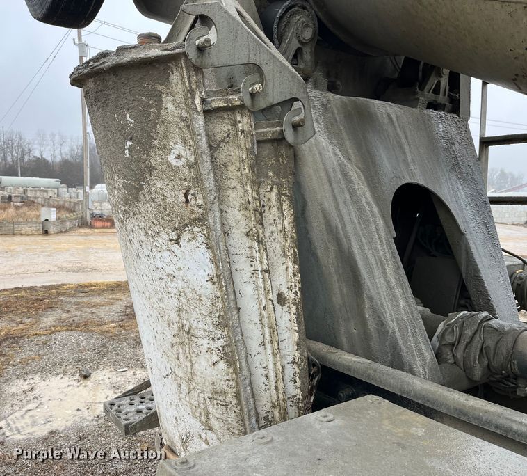 image for item DP0467 2003 International 5500i  ready mix truck