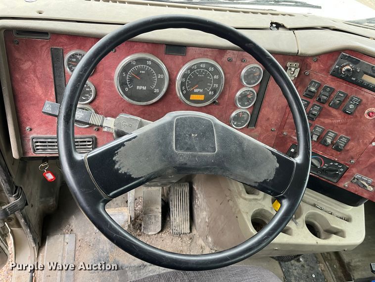 image for item DP0467 2003 International 5500i  ready mix truck