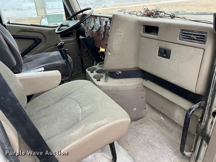 image for item DP0467 2003 International 5500i  ready mix truck