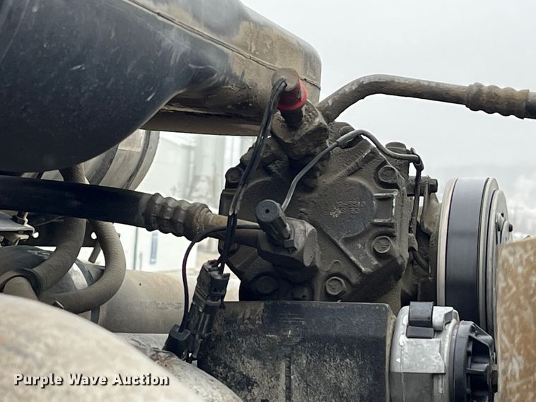 image for item DP0467 2003 International 5500i  ready mix truck