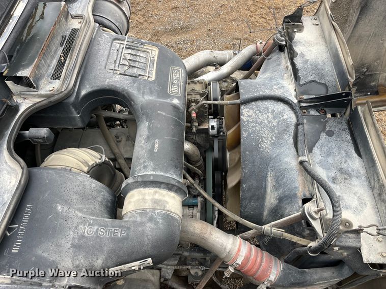 image for item DP0467 2003 International 5500i  ready mix truck