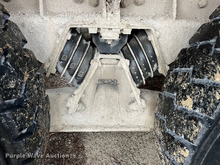 image for item DP0467 2003 International 5500i  ready mix truck