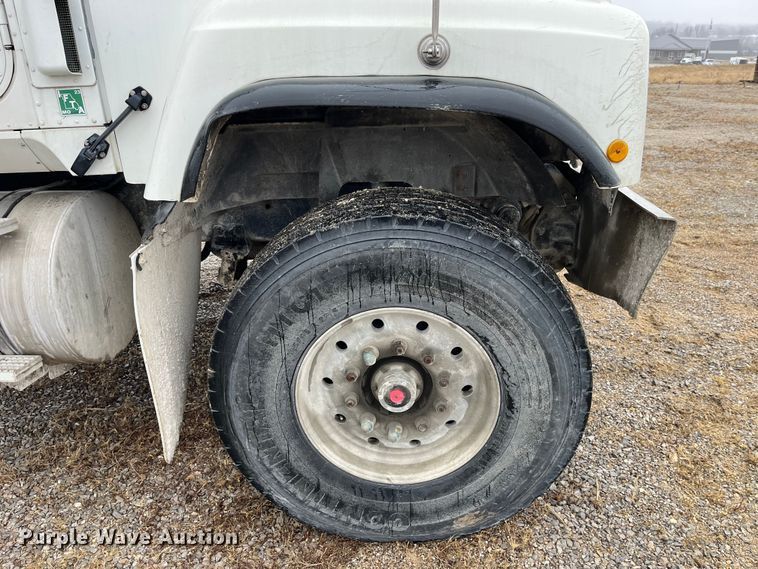 image for item DP0467 2003 International 5500i  ready mix truck