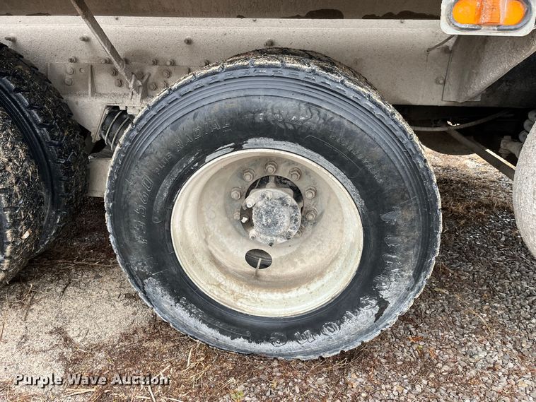 image for item DP0467 2003 International 5500i  ready mix truck