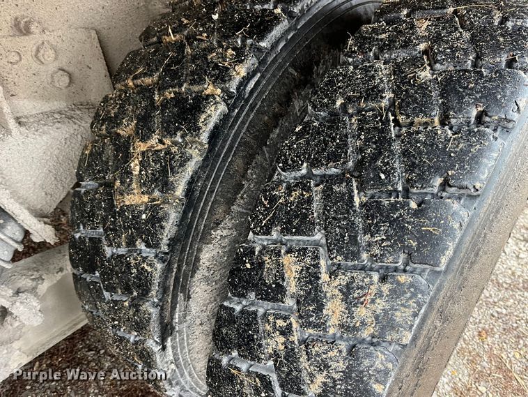 image for item DP0467 2003 International 5500i  ready mix truck