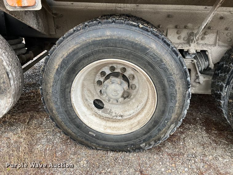 image for item DP0467 2003 International 5500i  ready mix truck