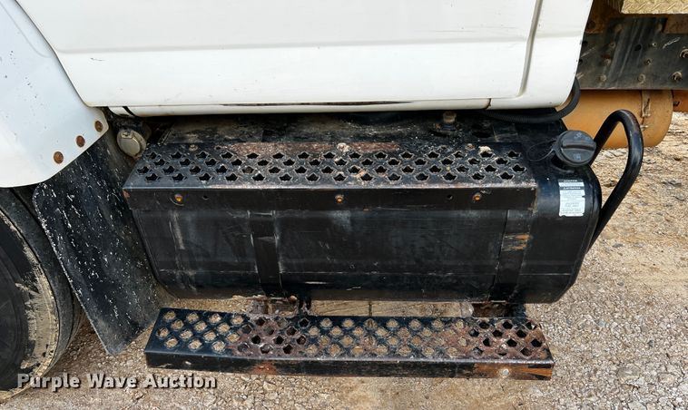 image for item DQ1971 2007 GMC C6500  dump truck