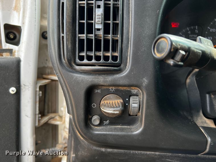 image for item DQ1971 2007 GMC C6500  dump truck