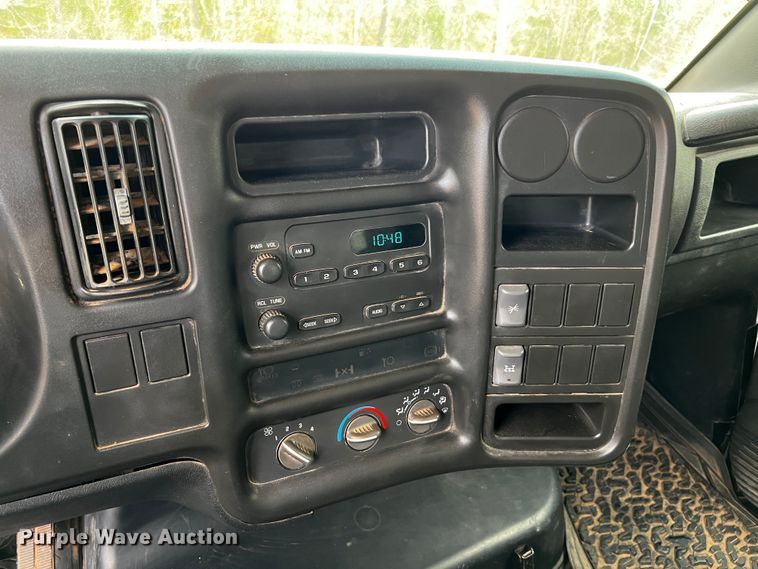 image for item DQ1971 2007 GMC C6500  dump truck