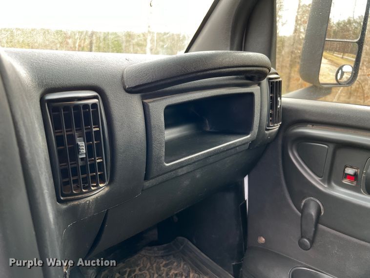 image for item DQ1971 2007 GMC C6500  dump truck