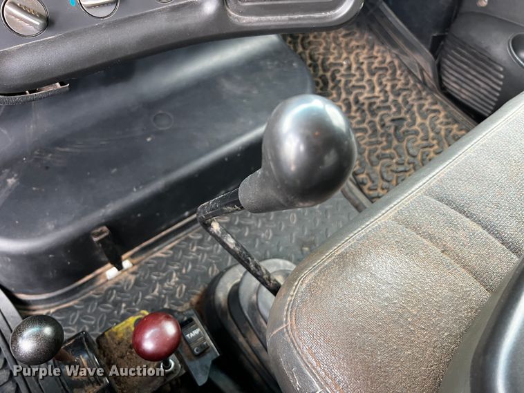 image for item DQ1971 2007 GMC C6500  dump truck