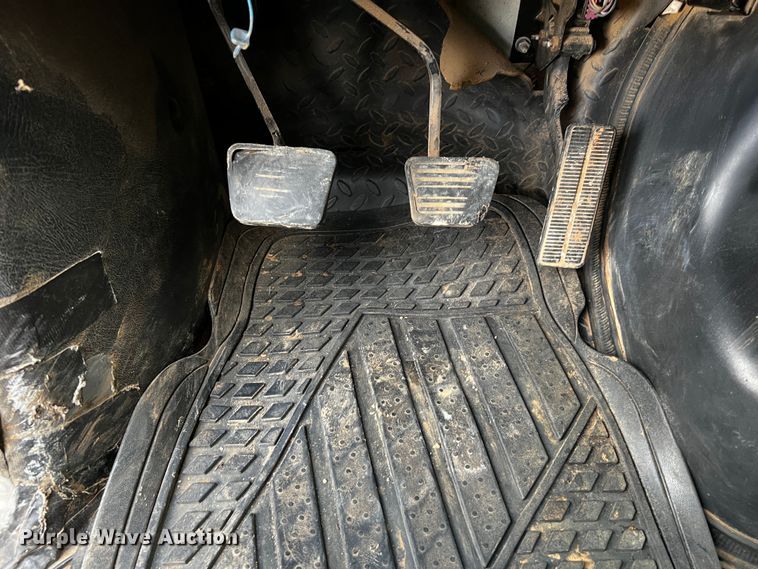 image for item DQ1971 2007 GMC C6500  dump truck