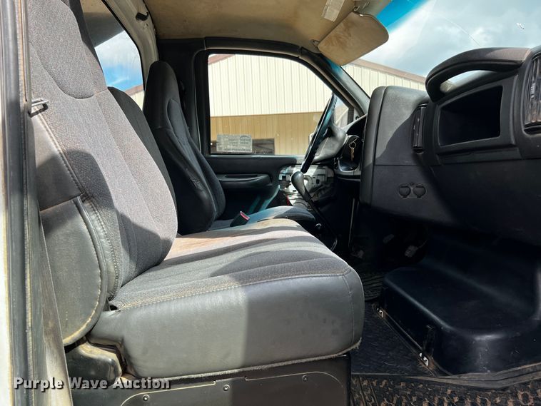 image for item DQ1971 2007 GMC C6500  dump truck