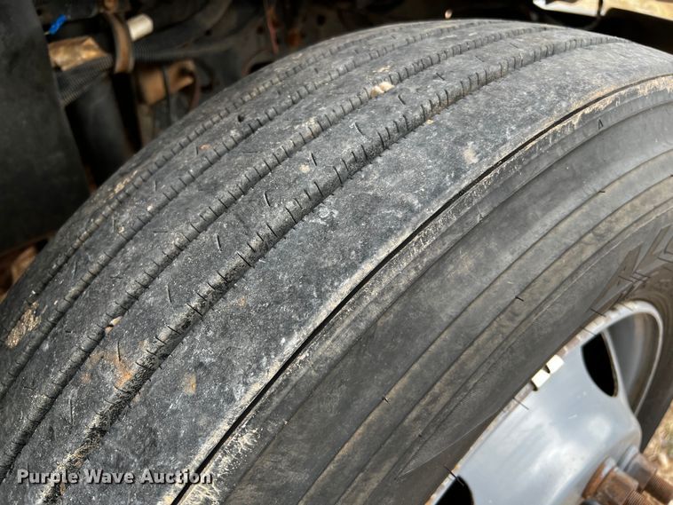 image for item DQ1971 2007 GMC C6500  dump truck