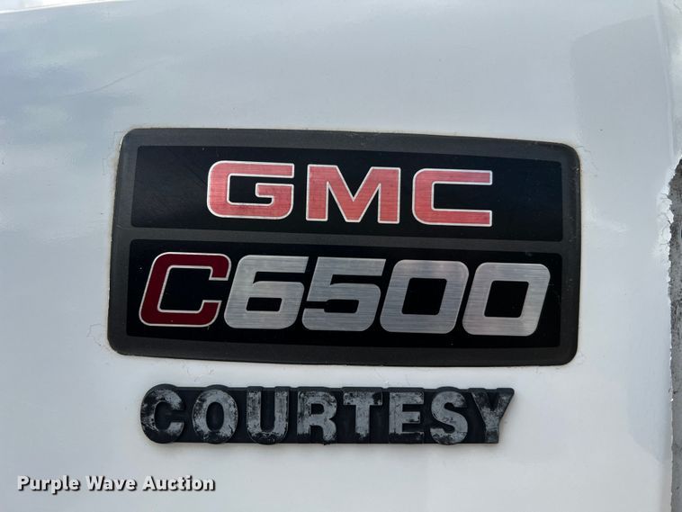 image for item DQ1971 2007 GMC C6500  dump truck