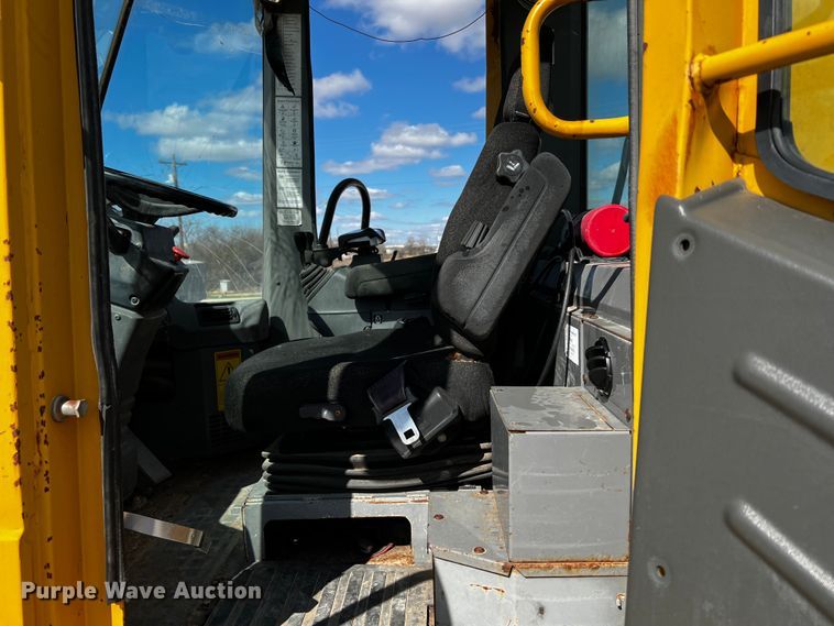 image for item DQ1973 2008 Kawasaki 85ZV-2  wheel loader