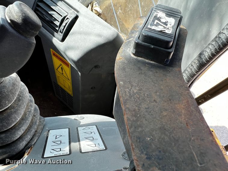 image for item DQ1973 2008 Kawasaki 85ZV-2  wheel loader