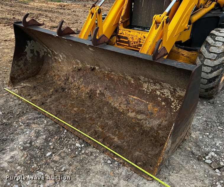 image for item DQ1995 2003 JCB 214  backhoe