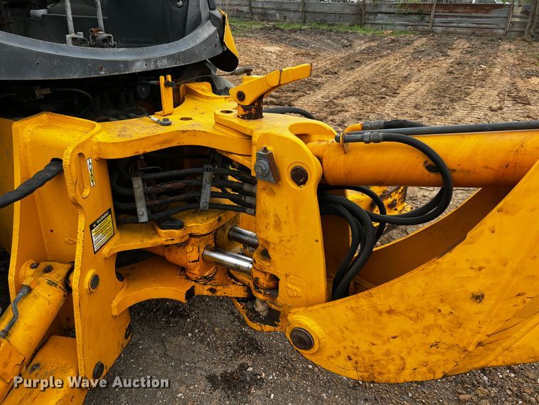 image for item DQ1995 2003 JCB 214  backhoe