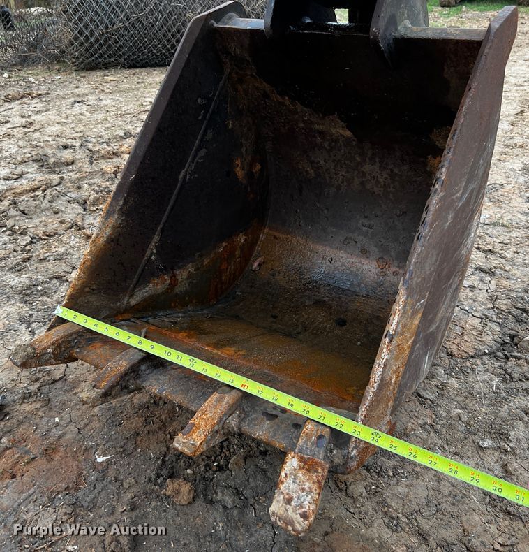 image for item DQ1995 2003 JCB 214  backhoe