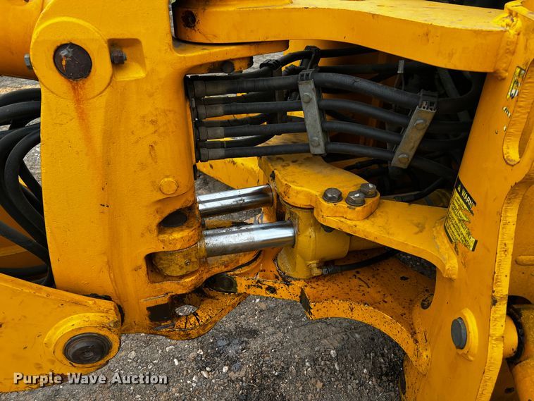 image for item DQ1995 2003 JCB 214  backhoe